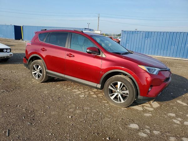 2018 TOYOTA RAV4 Adventure/XLE — Passenger 3/4
