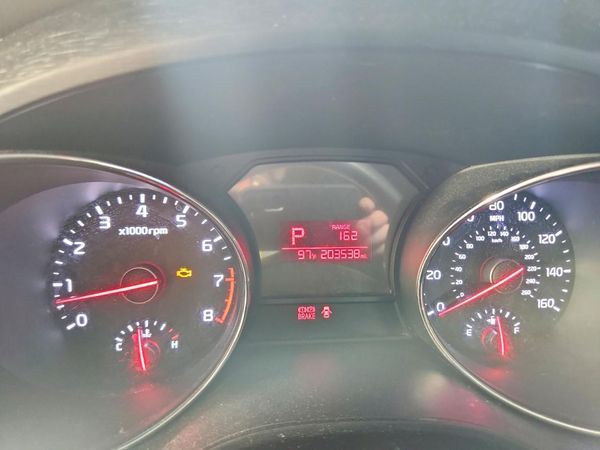 2016 KIA SEDONA LX - Middle-low