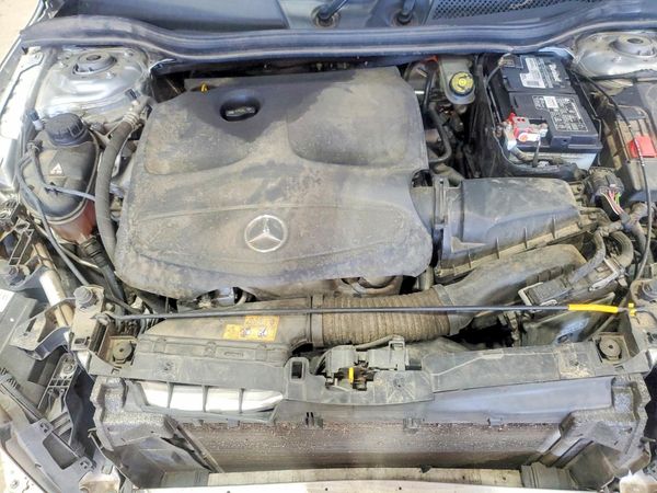2015 MERCEDES-BENZ GLA GLA250 — Engine bay