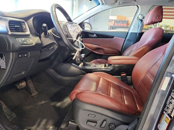 2017 KIA SORENTO — DENT