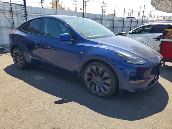 2022 TESLA MODEL Y — Passenger 3/4