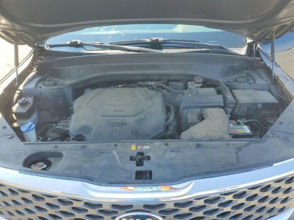 2020 KIA TELLURIDE — Engine bay