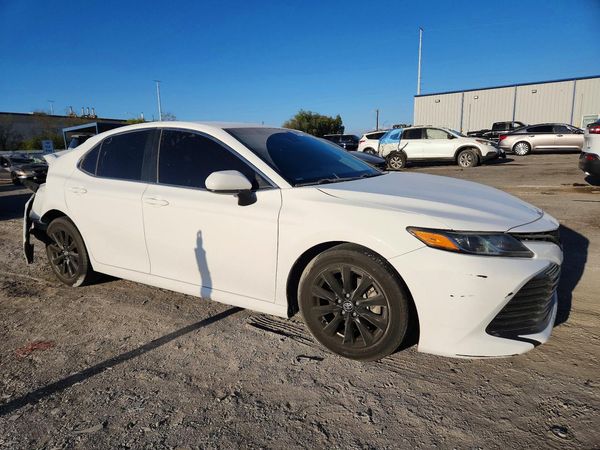 2018 TOYOTA CAMRY L/LE/SE/XLE — Passenger 3/4