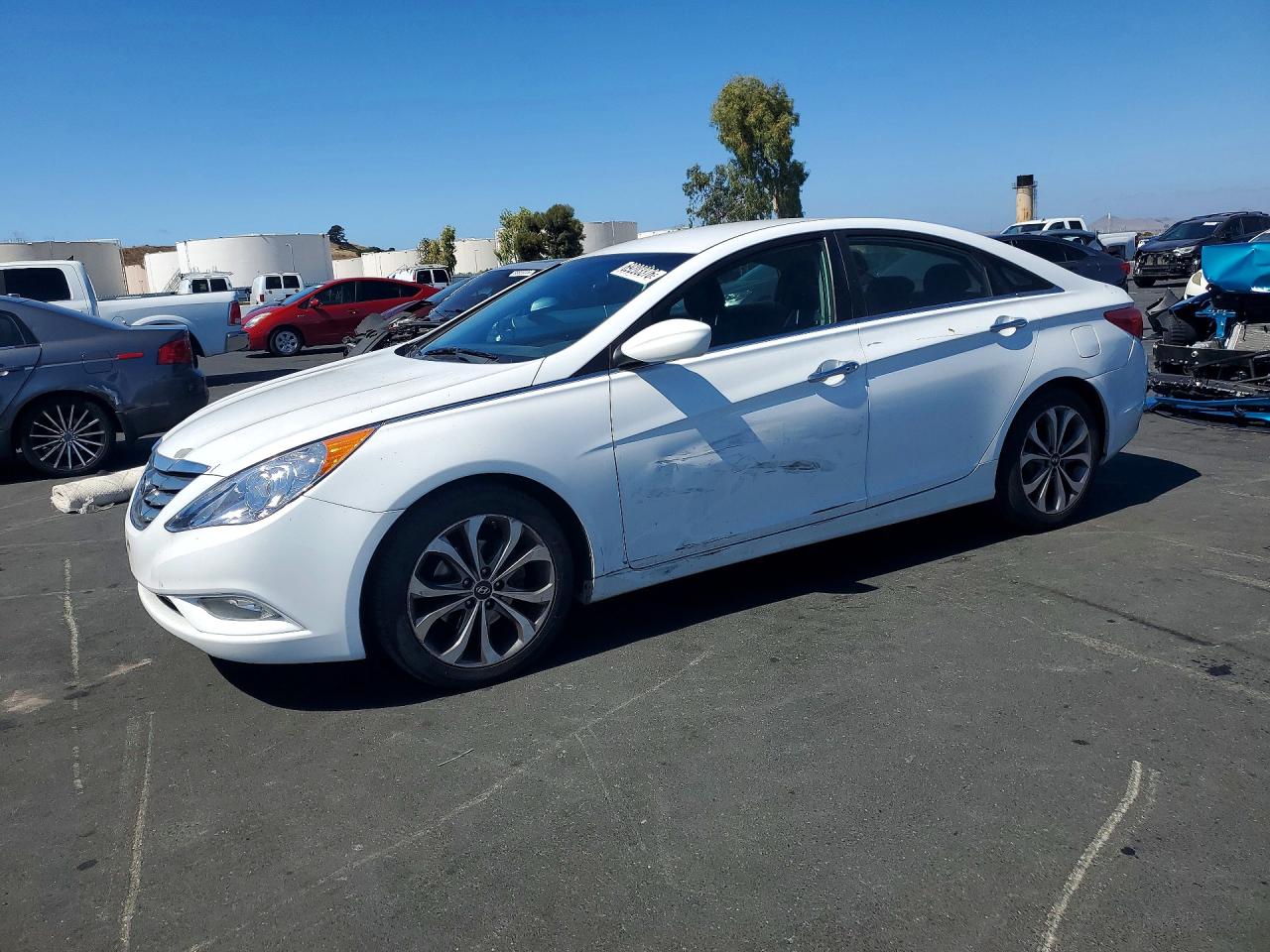 2013 HYUNDAI SONATA — Front 3/4
