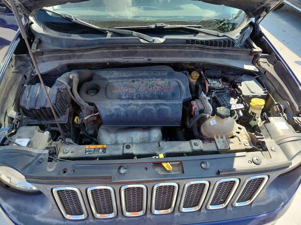 2016 JEEP RENEGADE Sport — Engine bay