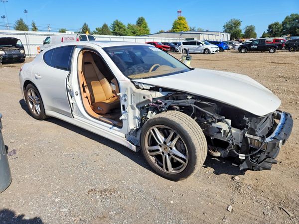 2012 PORSCHE PANAMERA — Passenger 3/4