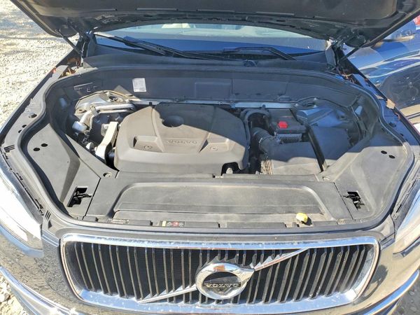2018 VOLVO XC90 — Engine bay