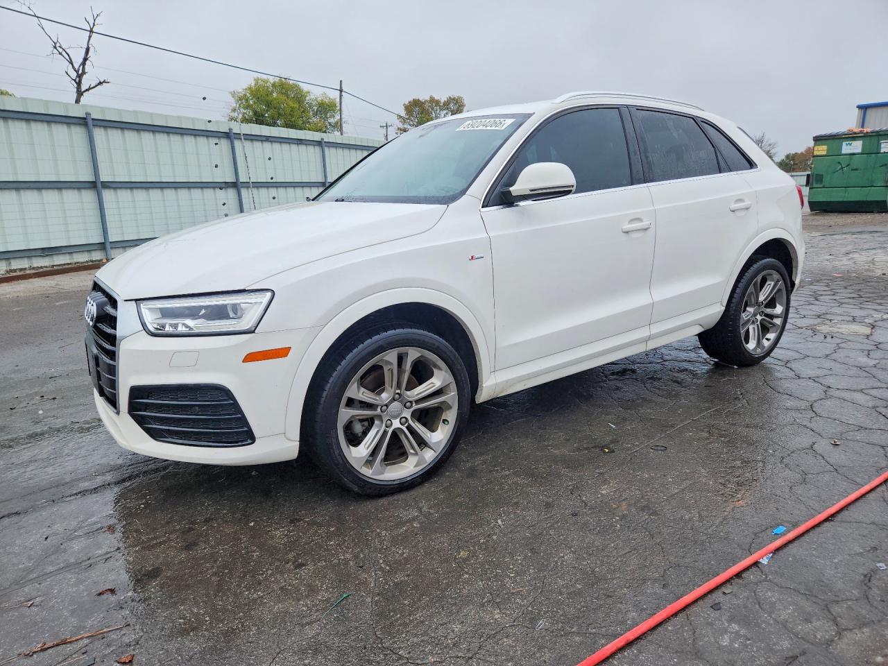 2016 AUDI Q3 quattro Prestige — Front 3/4