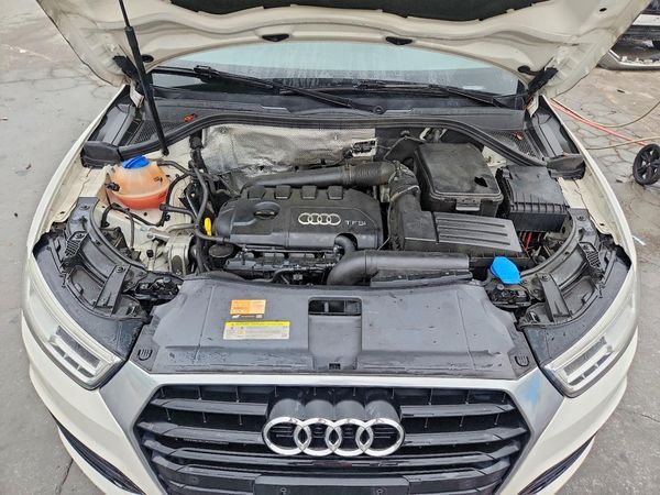 2016 AUDI Q3 quattro Prestige — Engine bay