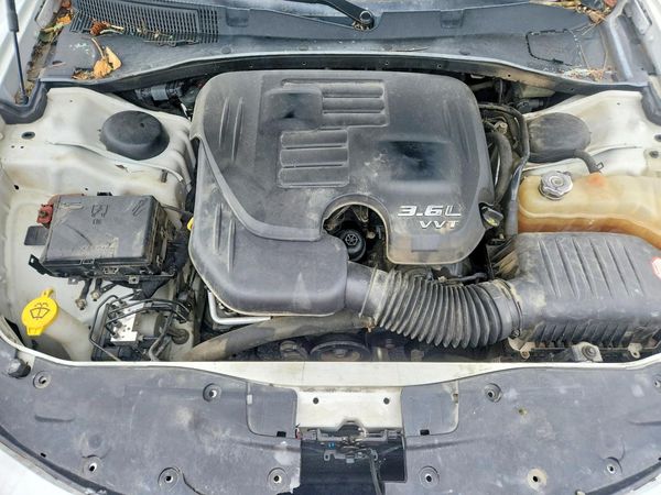 2019 DODGE CHARGER — Engine bay