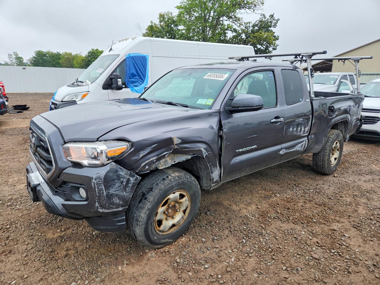 2016 TOYOTA TACOMA — Front 3/4