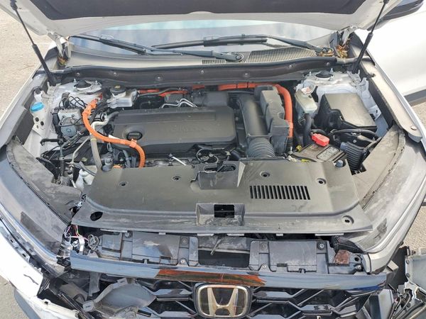 2025 HONDA CR-V — Engine bay