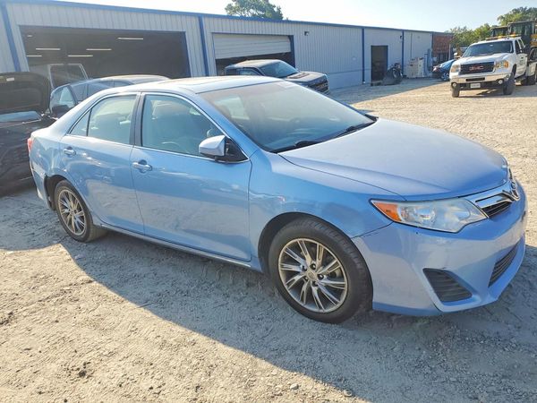 2012 TOYOTA CAMRY — Passenger 3/4