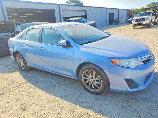 2012 TOYOTA CAMRY — Passenger 3/4