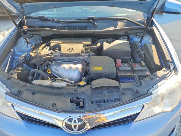 2012 TOYOTA CAMRY — Engine bay