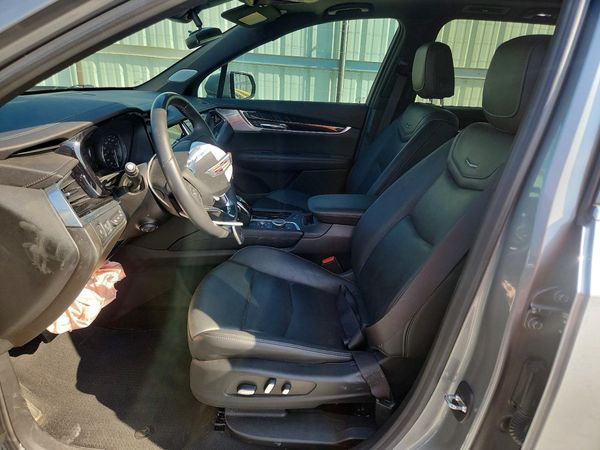 2023 CADILLAC XT6 — DENT