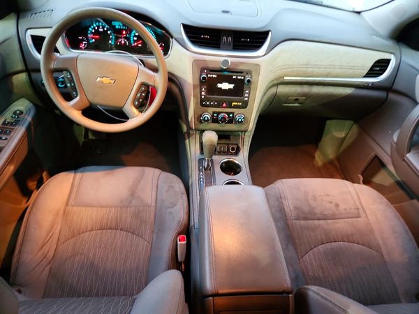 2017 CHEVROLET TRAVERSE LS