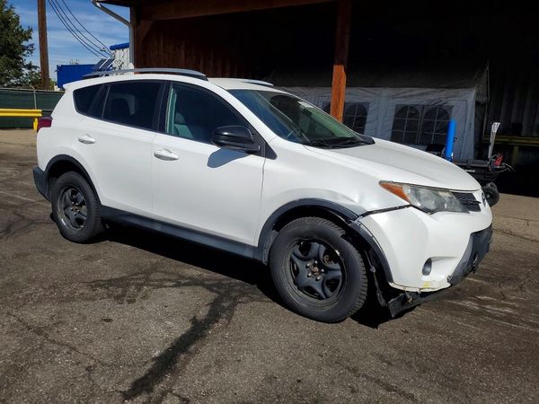 2015 TOYOTA RAV4 LE (X Grade) — Passenger 3/4