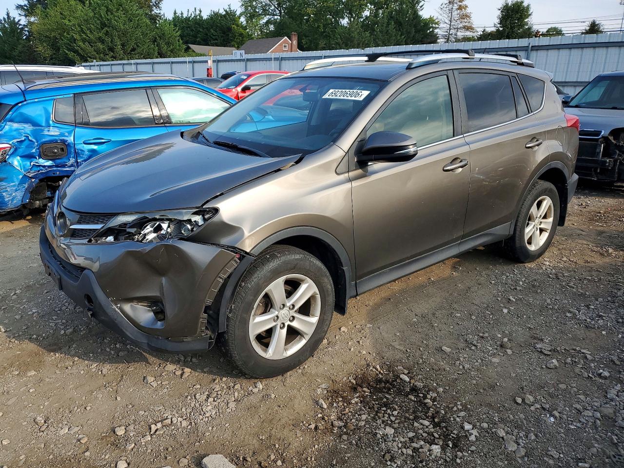 2013 TOYOTA RAV4 Sports — Front 3/4