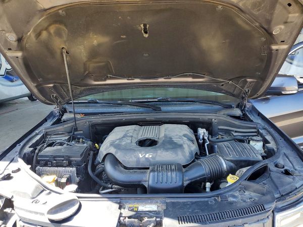2015 JEEP GRAND CHEROKEE Summit — Engine bay