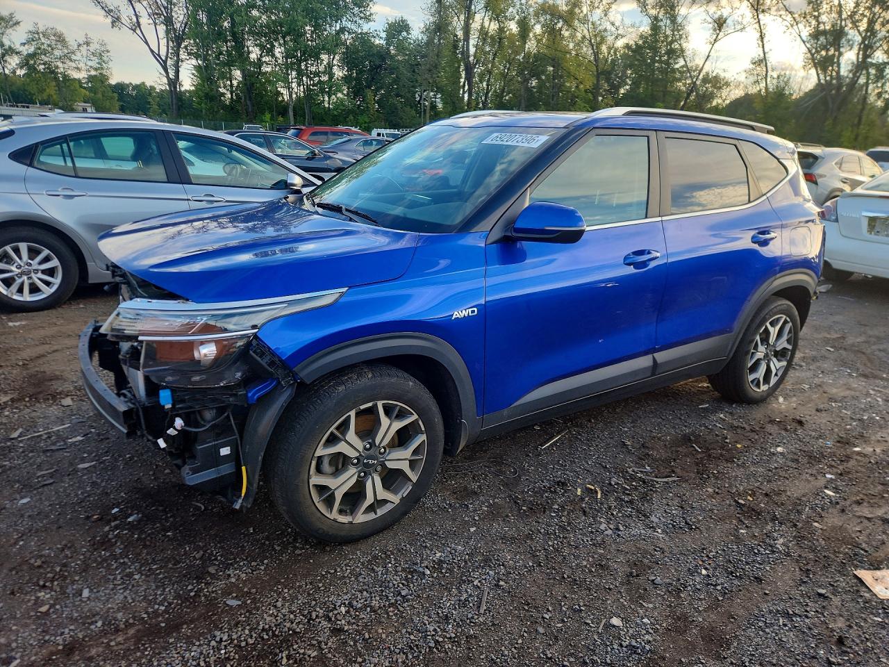 2023 KIA SELTOS EX — Front 3/4
