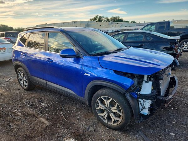 2023 KIA SELTOS EX — Passenger 3/4