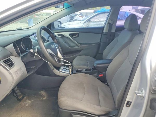 2012 HYUNDAI ELANTRA — DENT