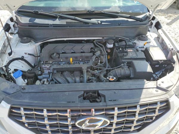 2022 HYUNDAI VENUE SEL & Limited — Engine bay