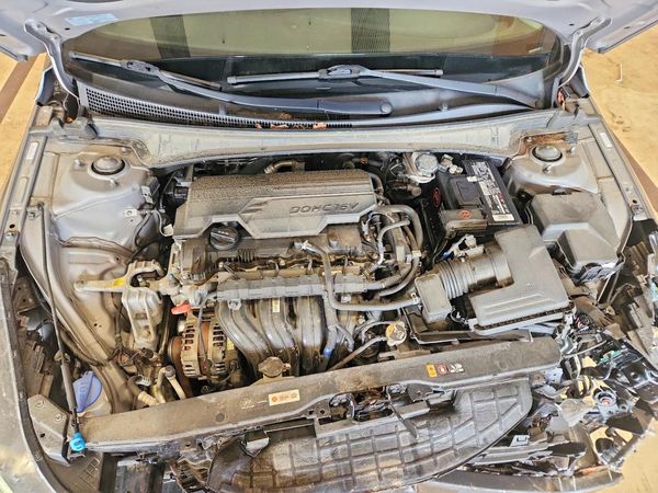 2021 HYUNDAI ELANTRA — Engine bay