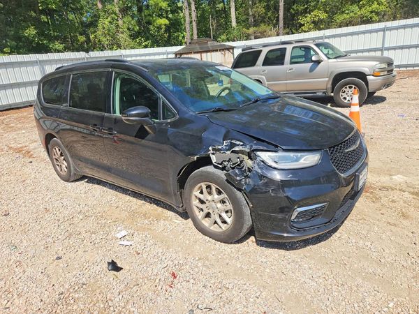 2022 CHRYSLER PACIFICA — Passenger 3/4