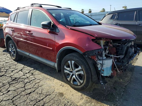 2018 TOYOTA RAV4 LE — Passenger 3/4