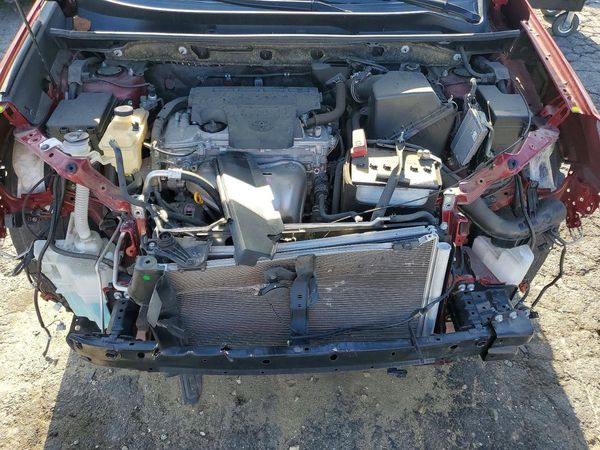 2018 TOYOTA RAV4 LE — Engine bay