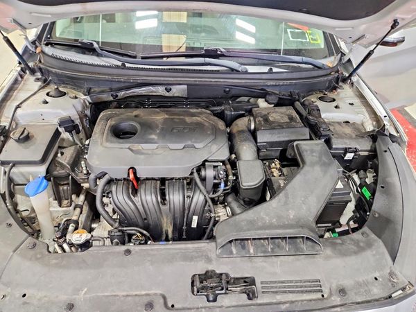 2018 HYUNDAI SONATA — Engine bay
