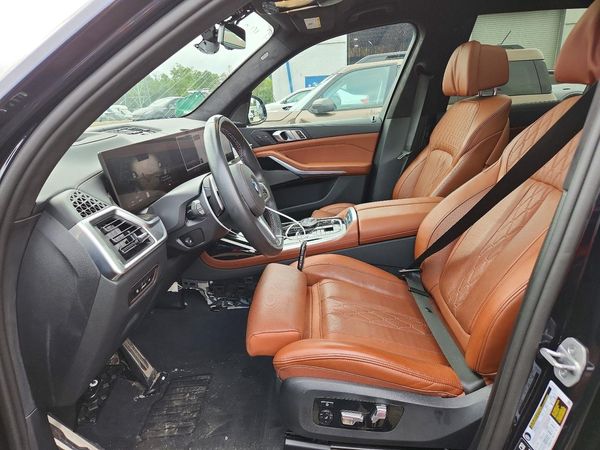 2025 BMW X7 M60i — DENT