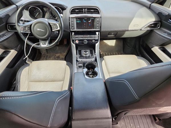 2017 JAGUAR XE R-Sport — CKPT