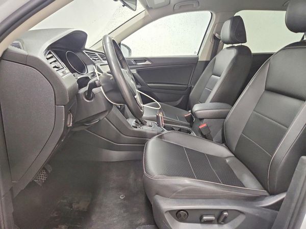 2021 VOLKSWAGEN TIGUAN SE, SE R-Line Black, SEL — DENT