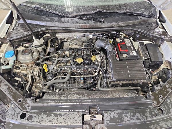 2021 VOLKSWAGEN TIGUAN SE, SE R-Line Black, SEL — Engine bay