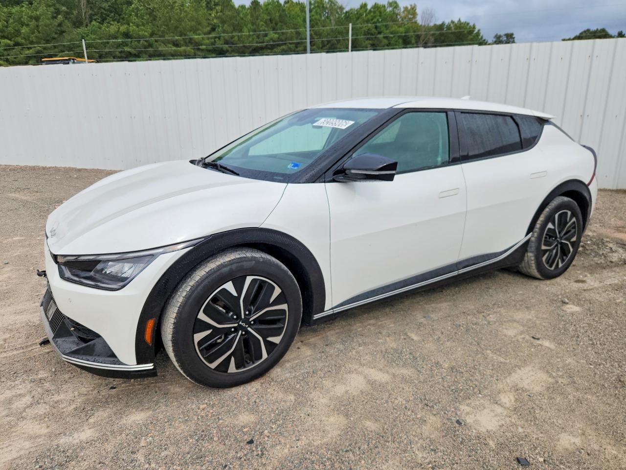 2023 KIA EV6 Light, Wind — Front 3/4