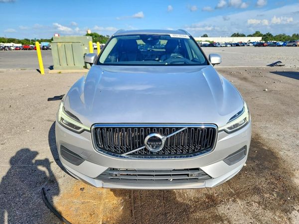 2018 VOLVO XC60 Momentum