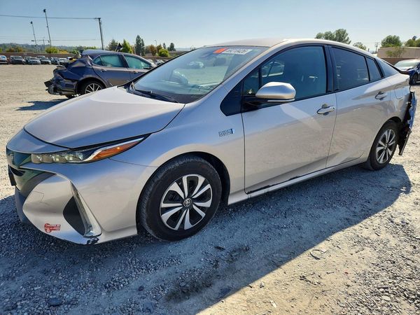 2017 TOYOTA PRIUS — DSFA — Front 3/4