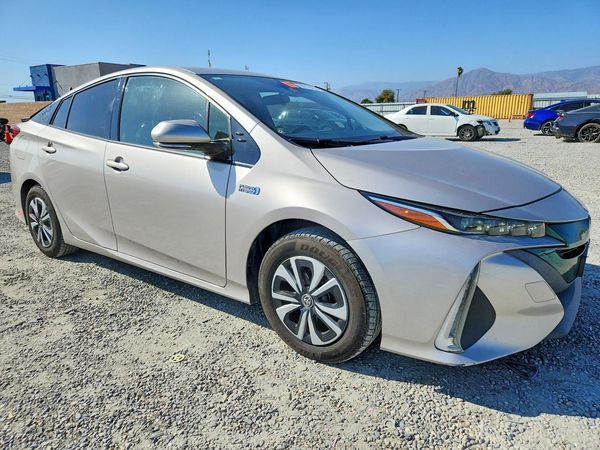 2017 TOYOTA PRIUS Three/Four/Four Adv — Passenger 3/4
