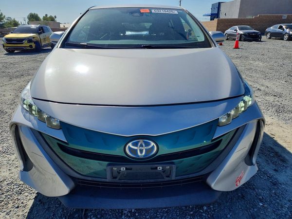 2017 TOYOTA PRIUS Three/Four/Four Adv — DIRF