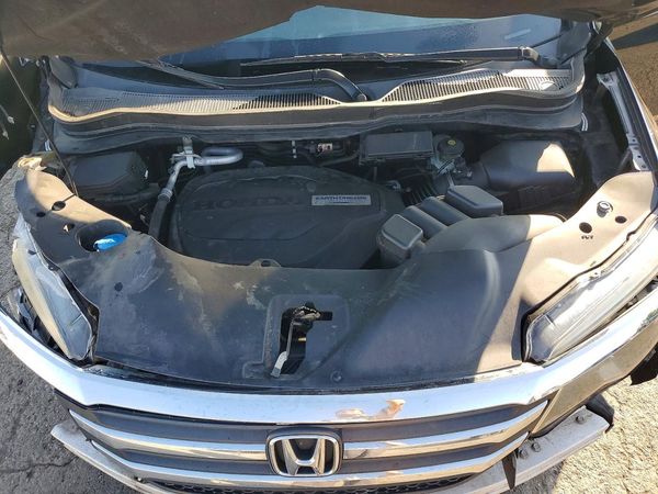 2018 HONDA PILOT EXL — Engine bay
