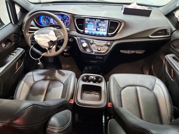 2025 CHRYSLER PACIFICA Select — CKPT