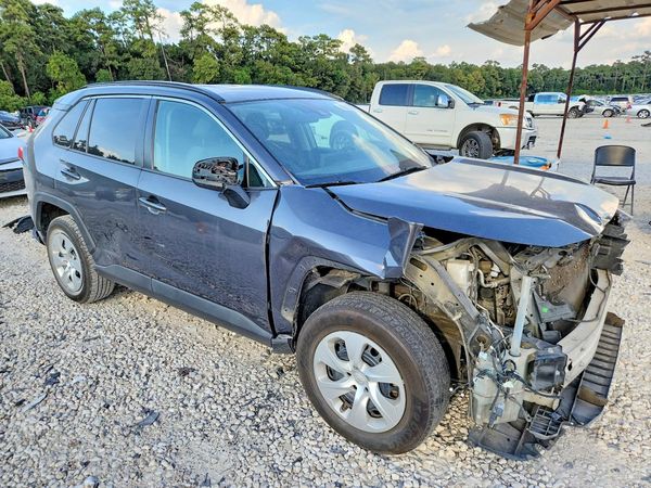 2019 TOYOTA RAV4 — Passenger 3/4