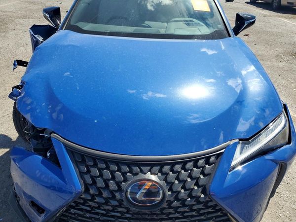 2021 LEXUS ALL OTHER 250h Premium — Engine bay