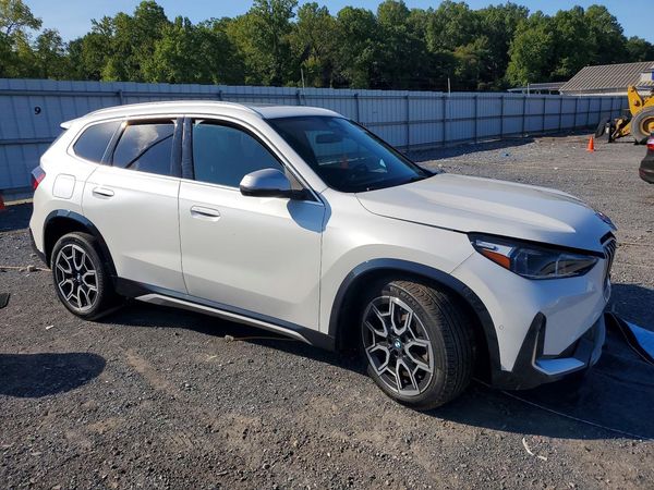 2024 BMW X1 xDrive28i — Passenger 3/4