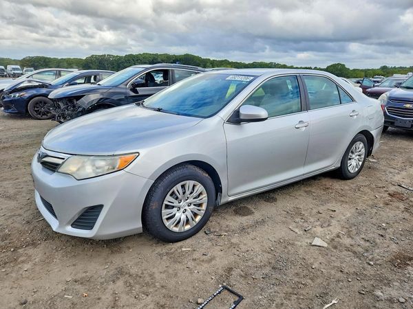 2014 TOYOTA CAMRY — DSFA — Front 3/4