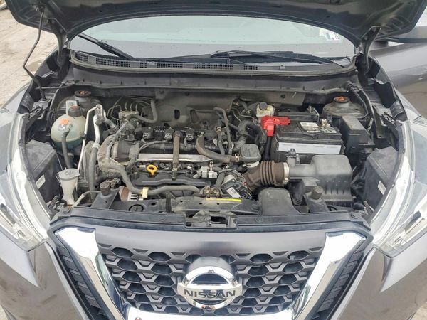 2018 NISSAN KICKS — Engine bay