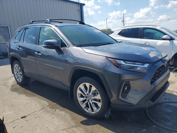 2024 TOYOTA RAV4 XLE Premium — Passenger 3/4